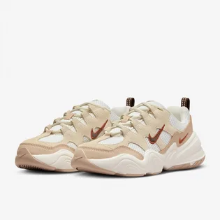 Кроссовки женские Nike Sportswear Tech Hera Beige/White FV0981-100