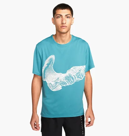 Футболка мужская Nike Dri-Fit Uv Run Division Miler Light Blue Dv9263-379