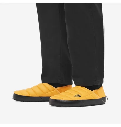 Тапочки мужские The North Face Thermoball Traction Mule V Yellow NF0A3UZNZU3