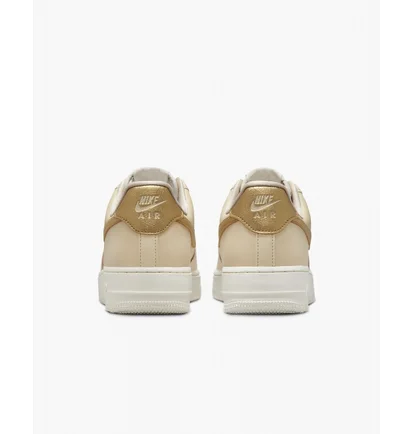 Кросівки жіночі Nike Air Force 1 07 Beige DQ7569-102