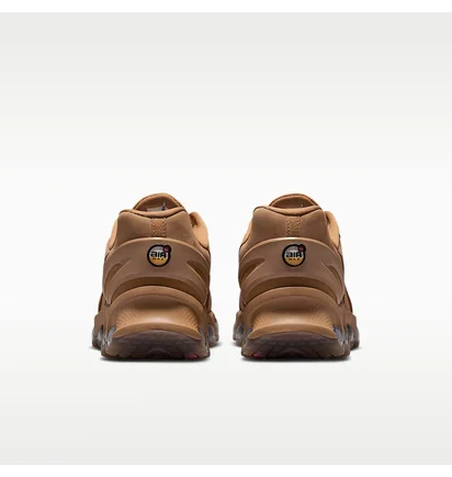 Кросівки чоловічі Nike Air Max Dn8 Lthr Brown IB6381-200