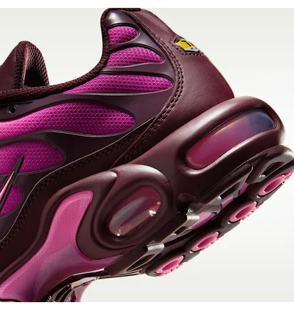 Кроссовки женские Nike Air Max Plus WomenS Shoes Violet DZ3670-600