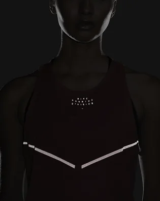Майка женская Nike Womens Engineered Running Tank Pink Dm7558-648