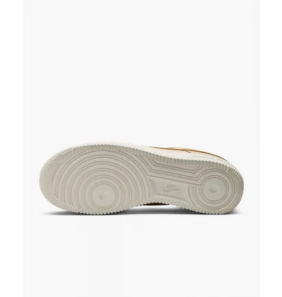 Кросівки жіночі Nike Air Force 1 07 Beige DQ7569-102
