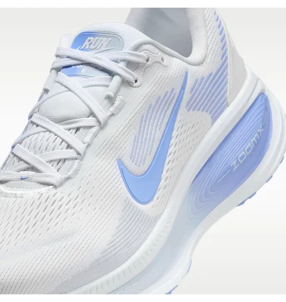 Кросівки жіночі Nike Vomero 18 WomenS Road Running Shoes (Extra Wide) White/Blue IF0515-104