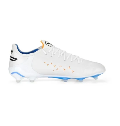 Бутсы унисекс Puma King Ultimate Fg/Ag White 107097-01