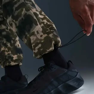 Спортивный костюм мужской Nike Tech Fleece Camo HV0955-276__II1324-276