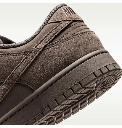 Кросівки чоловічі Nike Dunk Low Retro S E MenS Shoes Brown IB6651-200