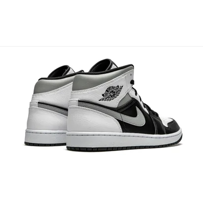 Кроссовки мужские Air Jordan 1 Mid Black/White 554724-073