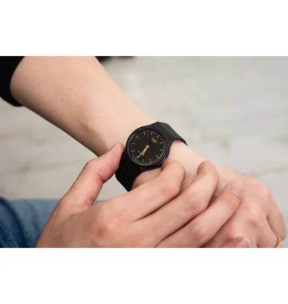 Часы унисекс Casio Analog MQ-24-1E