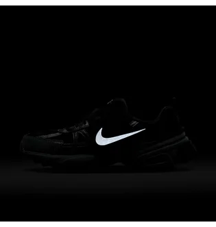 Кросівки жіночі Nike V2K Run Black/Metallic FD0736-005