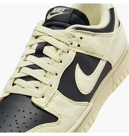 Кросівки жіночі Nike Dunk Low Beige/Black HJ7673-005