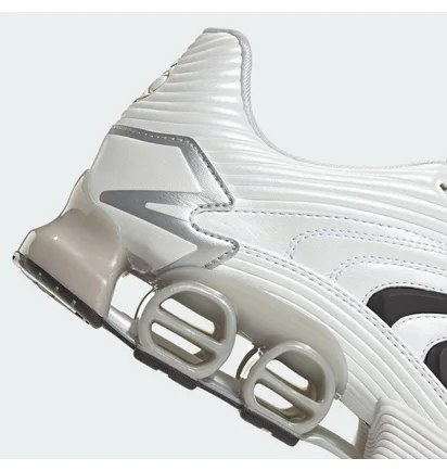 Кросівки унісекс Adidas Predator Megaride White JP7121