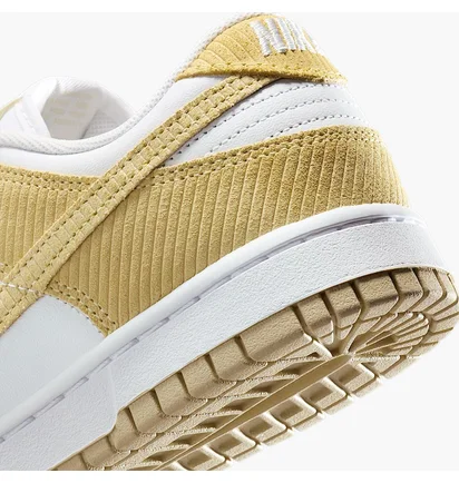 Кроссовки женские Nike Dunk Low Yellow/White FN7167-700