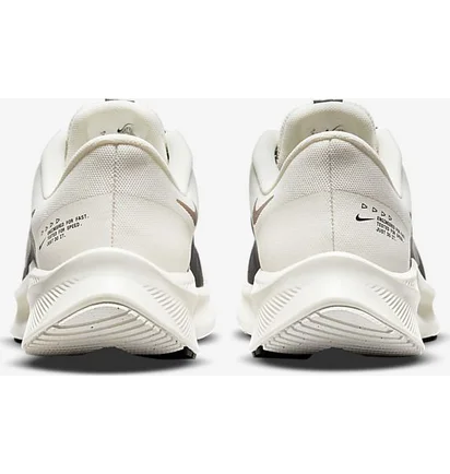 Кроссовки женские Nike Wmns Quest 4 Prm Black/White DA8723-001