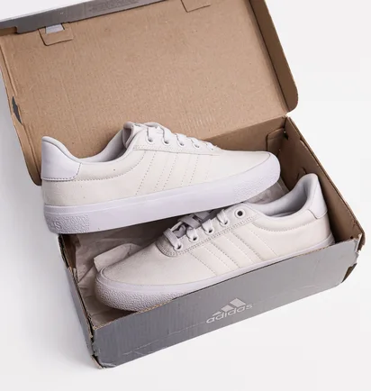 Кросівки жіночі Adidas Vulc Raid3R Skateboarding Shoes White Gx0872