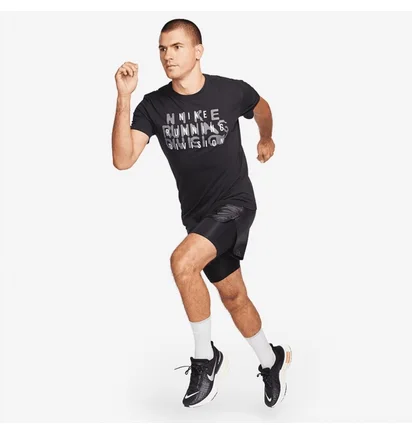 Футболка мужская Nike Dri-Fit Run Division T-Shirt Black FN0829-010
