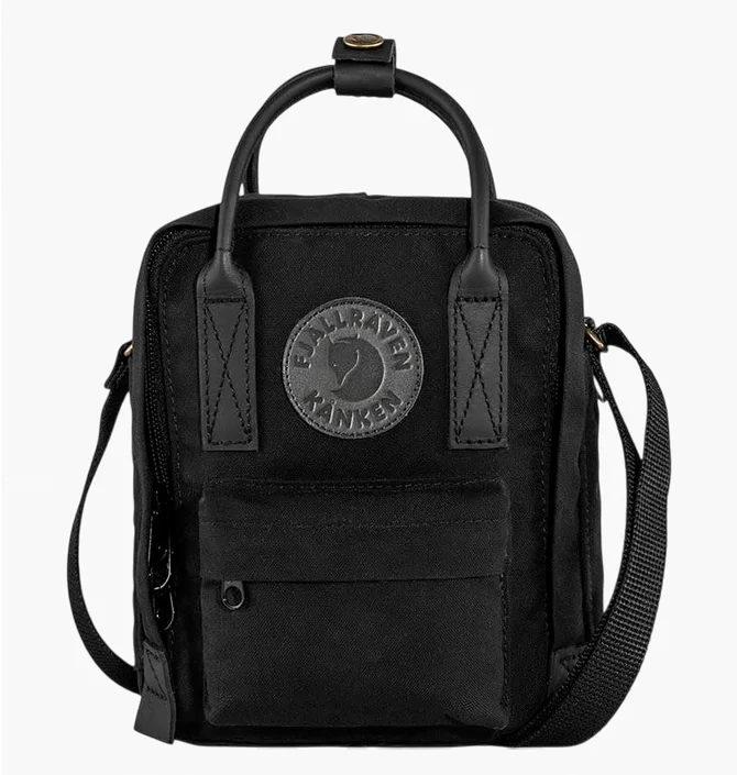 Рюкзак унисекс Fjallraven Kanken Black 23799.550