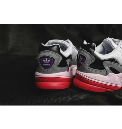 Кроссовки женские Adidas Falcon Shoes Grey Cg6214