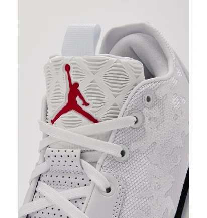 Кроссовки унисекс Air Jordan 39 White FQ0213-106