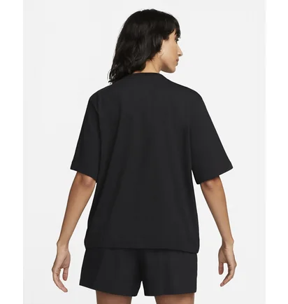 Футболка женская Nike T-Shirt Sportswear Black FD2531-010