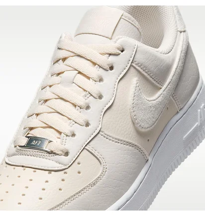 Кроссовки женские Nike Air Force 1 07 Next Nature WomenS Shoes Beige HQ3905-001