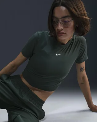 Футболка женская Nike T-Shirt Sportswear Essential Green FB2873-338