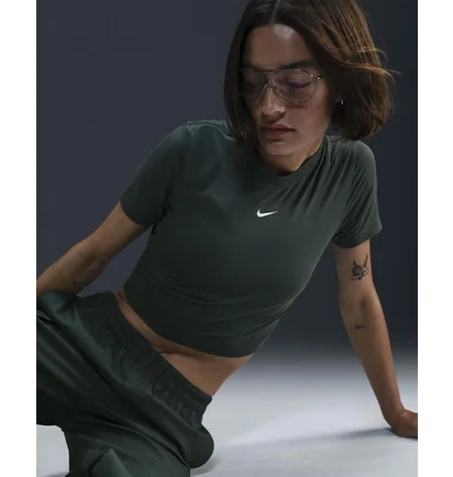 Футболка женская Nike T-Shirt Sportswear Essential Green FB2873-338