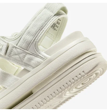 Сандали женские Nike W Icon Classic Sndl Se Beige FJ2595-002