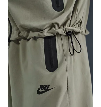 Ветровка мужская Nike Tech Woven Olive HM7151-321