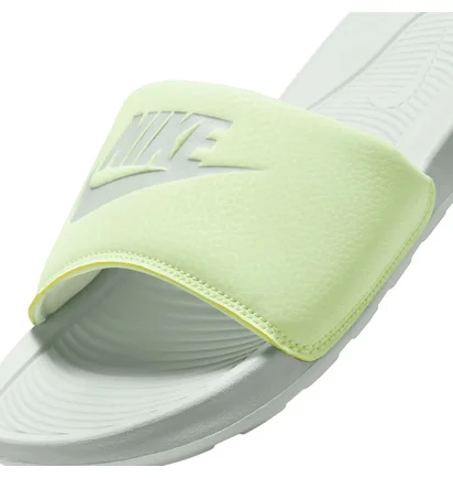 Тапочки женские Nike Victori One Green CN9677-010