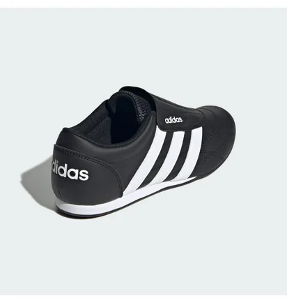 Кроссовки женские Adidas Tekwen Black JS3871