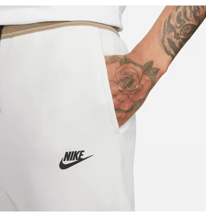 Штани чоловічі Nike Tech Fleece Jogger White FB8002-121