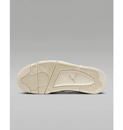 Кросівки жіночі Air Jordan 4Rm Shoes Beige FQ7940-200