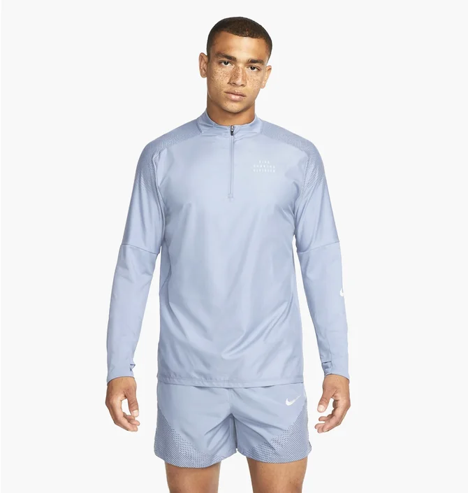 Кофта чоловіча Nike Mens 1/2-Zippered Running Top Light Blue DD6028-493