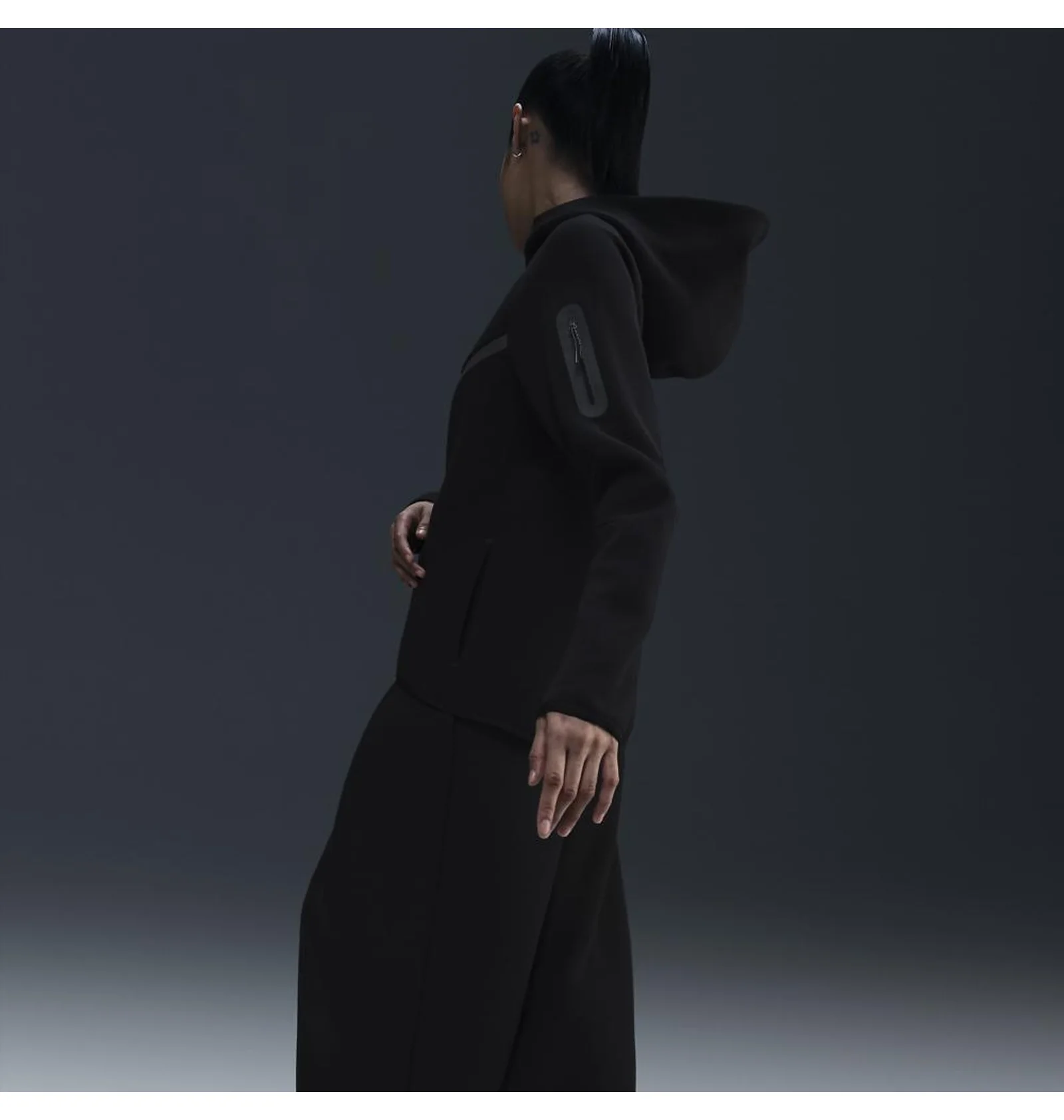 ᐉ Толстовка жіноча Nike Sportswear Tech Fleece Windrunner Black
