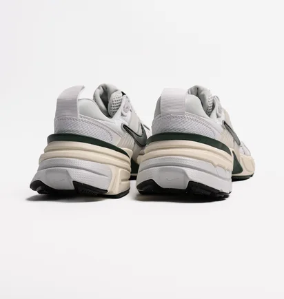 Кросівки жіночі Nike V2K Run Shoes White FD0736-101