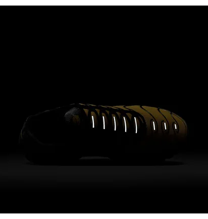 Кросівки чоловічі Nike Air Max Plus Yellow IB7671-700