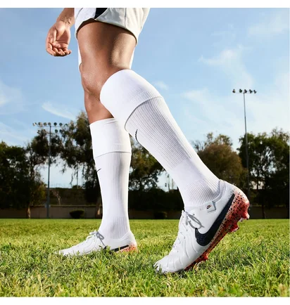 Бутси унісекс Nike Legend 10 Elite Fg Oly White FQ3249-900