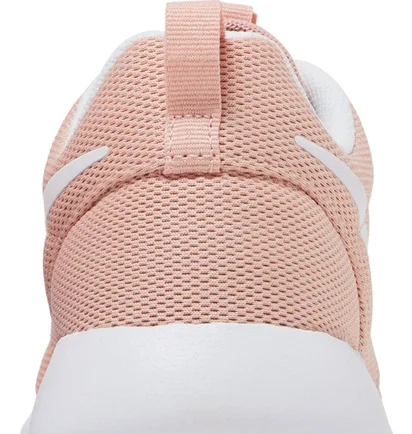 Кроссовки женские Nike Roshe One Pink 844994-603