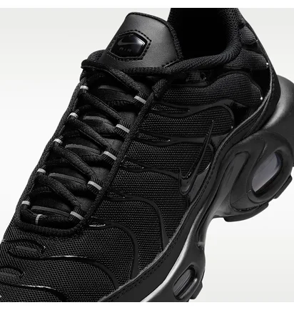 Кросівки жіночі Nike Air Max Plus WomenS Shoes Black DM2362-002