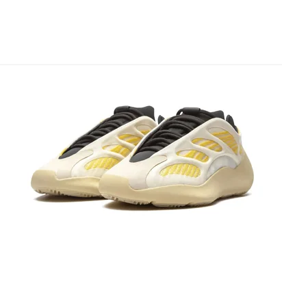 Кросівки чоловічі Adidas Yeezy 700 V3 White G54853