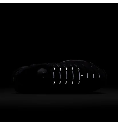 Кросівки жіночі Nike Air Max Plus WomenS Shoes Black DM2362-002