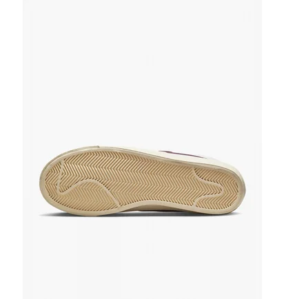 Кросівки жіночі Nike Wmns Blazer Mid `77 Se Hang Tag Holster White Dv7003-100
