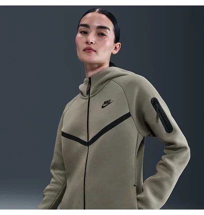 Толстовка женская Nike Sportswear Windrunner Tech Fleece Olive HV6747-320