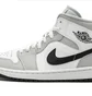 Кроссовки женские Air Jordan Wmns 1 Mid White/Grey BQ6472-015