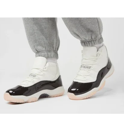 Кроссовки женские Air Jordan Air 11 Retro White/Black AR0715-101