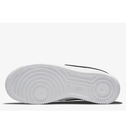 Кроссовки женские Nike Air Force 1 07 Essential White DD1523-100