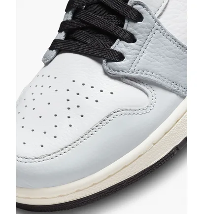 Кроссовки женские Air Jordan Air 1 Zoom Air Cmft 2 Shoes White/Grey FJ4652-100