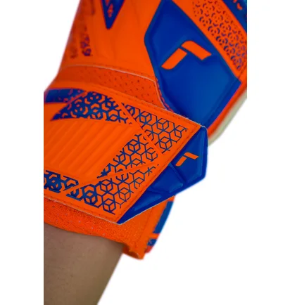 Перчатки вратарские детские Reusch Attrakt Solid Junior Orange 5572515-2290
